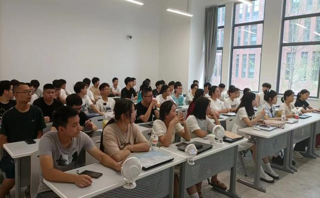 歡迎四川職業技術學院學生來成都銀河教育參加崗前技能培訓